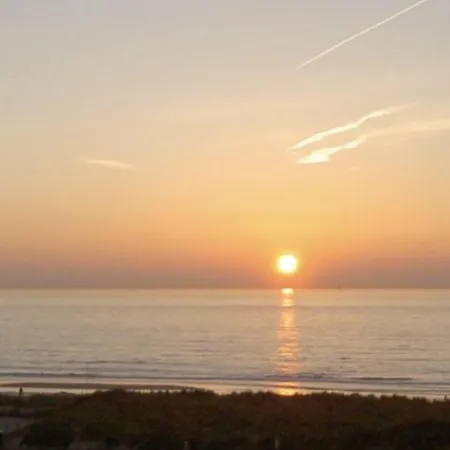 Sous Aan Zee Apartment *